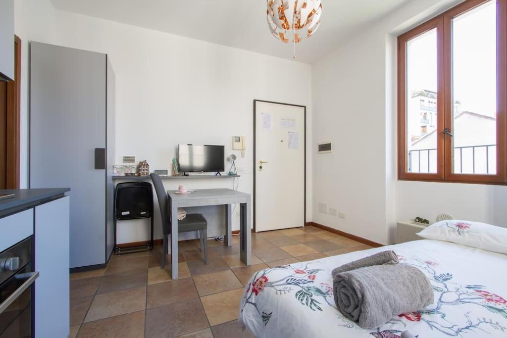 Fabulous Studio In Monza 15 Km To Milan City Centre Buitenkant foto