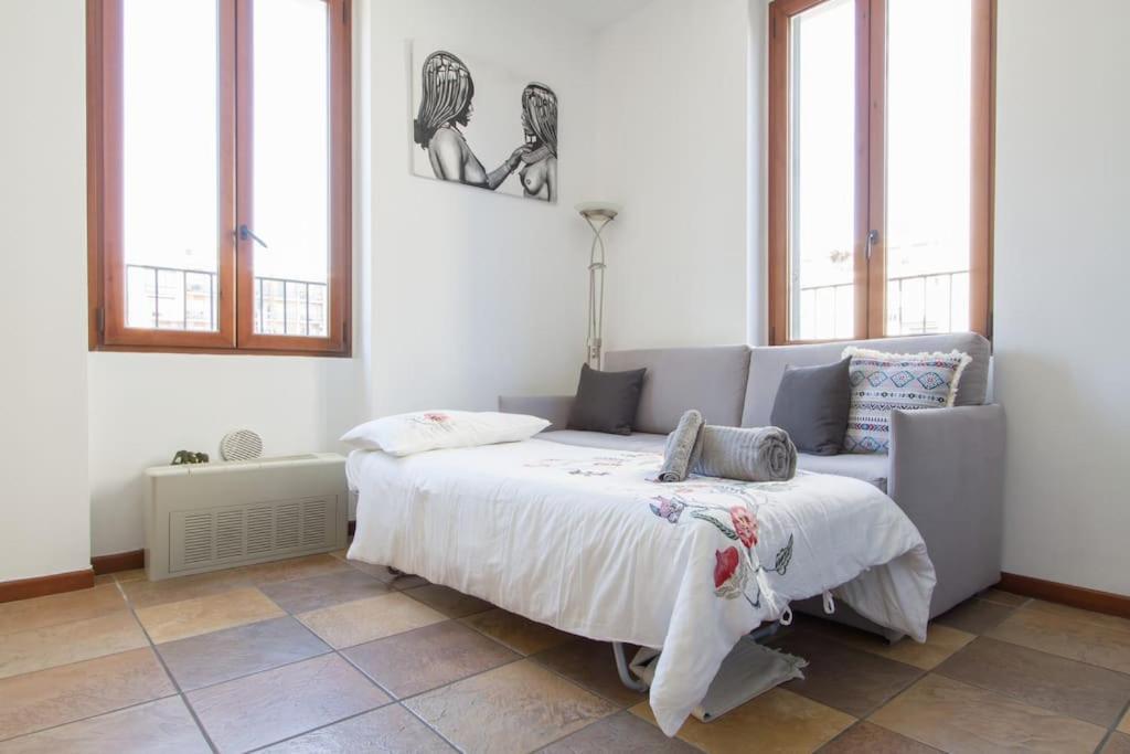 Fabulous Studio In Monza 15 Km To Milan City Centre Buitenkant foto
