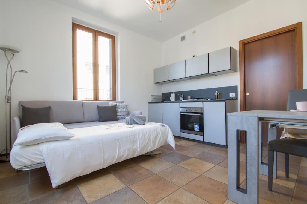 Fabulous Studio In Monza 15 Km To Milan City Centre Buitenkant foto